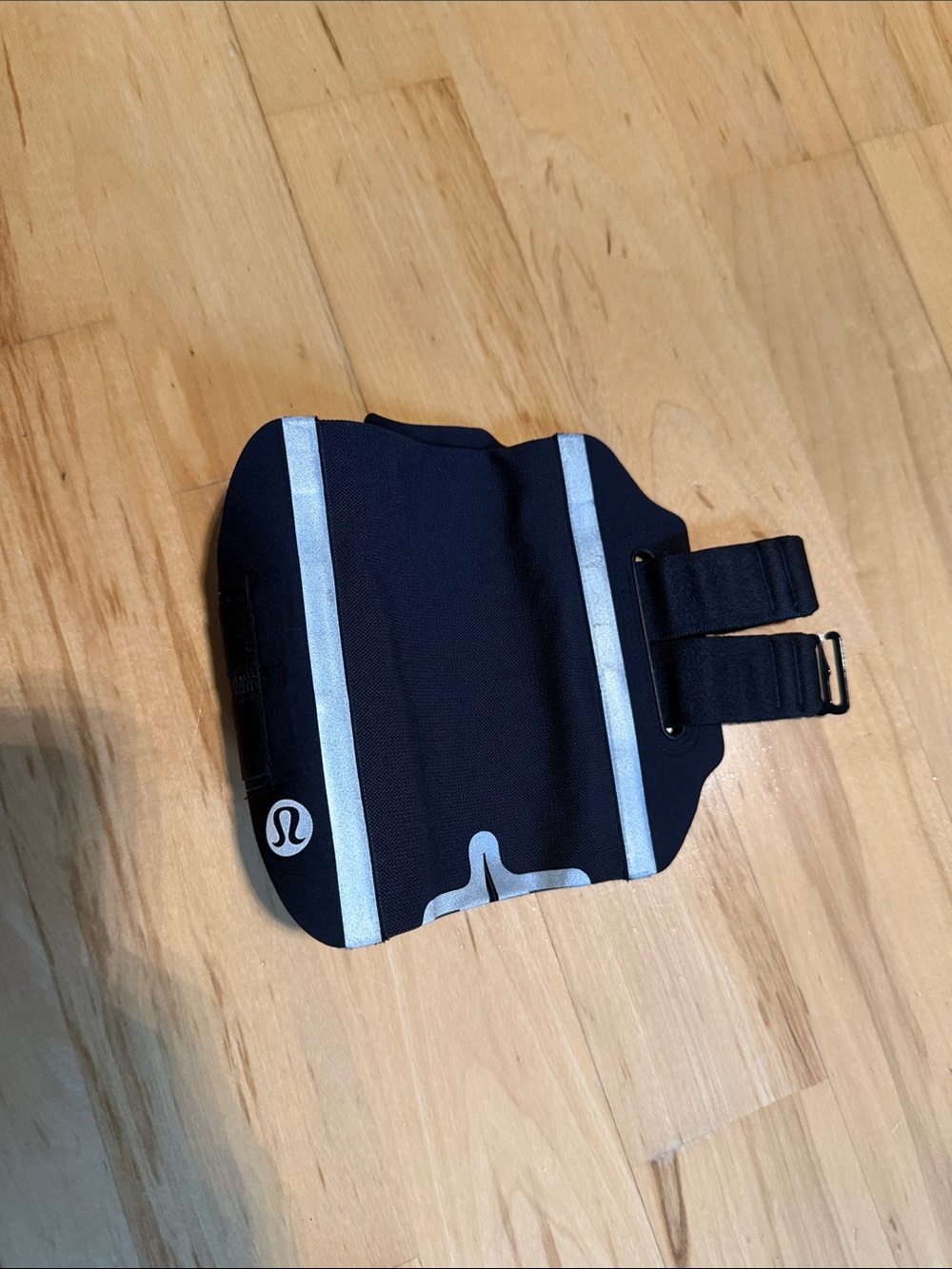 Lululemon Fast and Free Running Armband Black Reflective Phone Holder S/M
